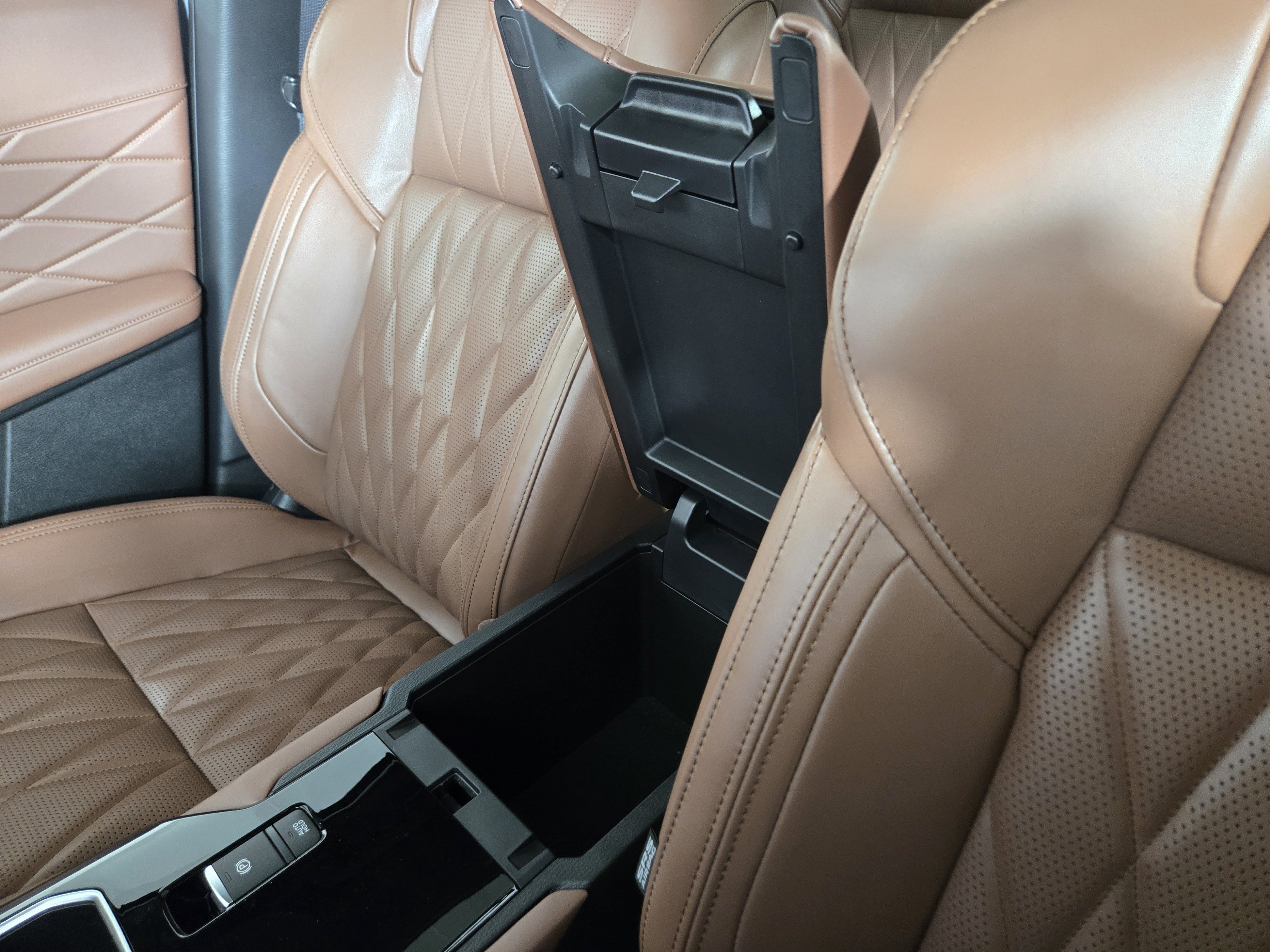 New 2026 Mitsubishi Outlander SEL image 29