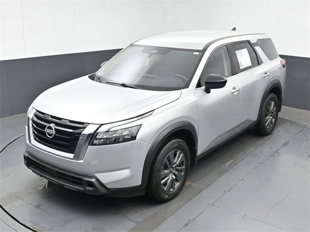 Used 2024 Nissan Pathfinder S image 15