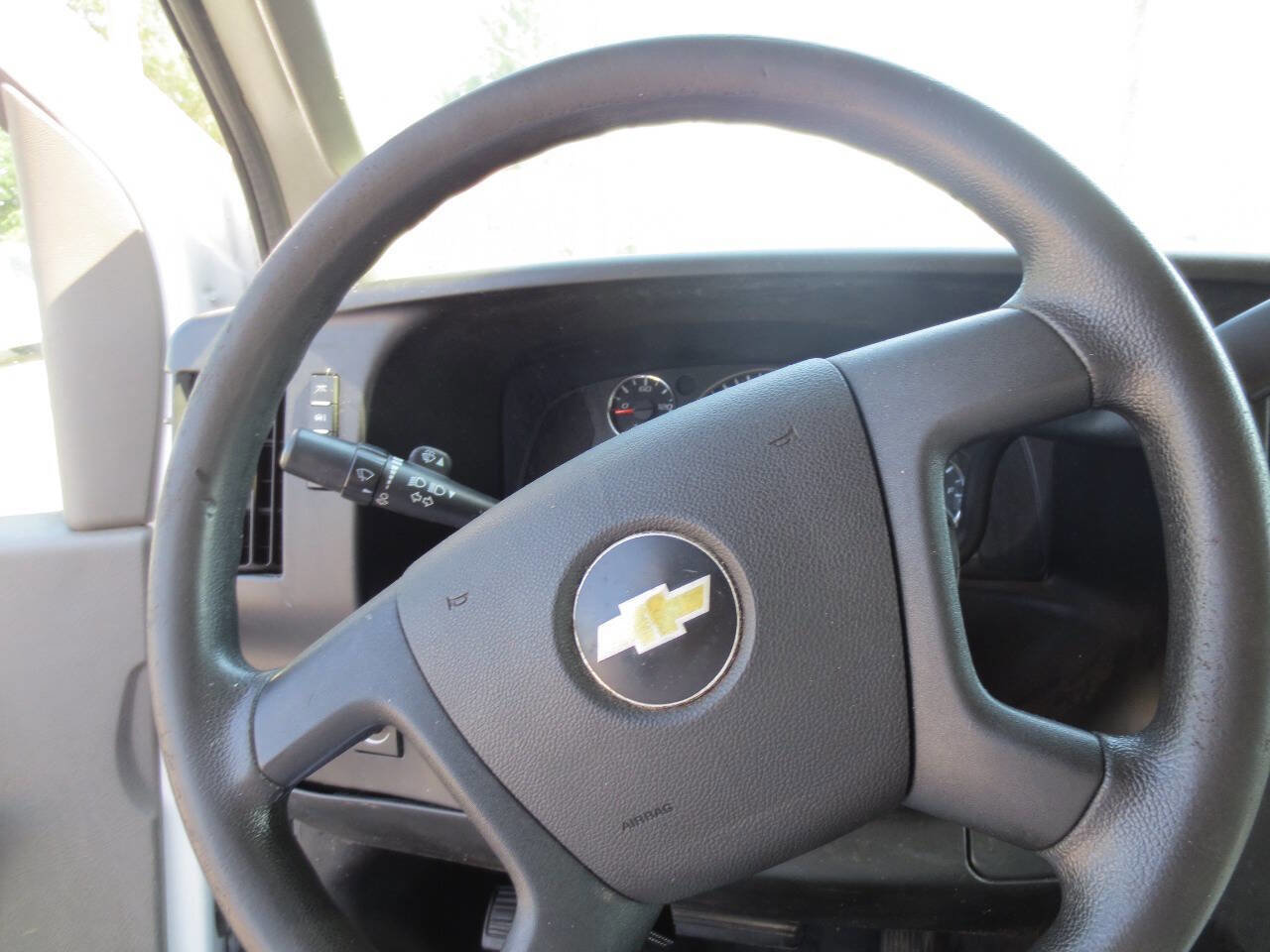 Used 2021 Chevrolet Express 3500 image 12