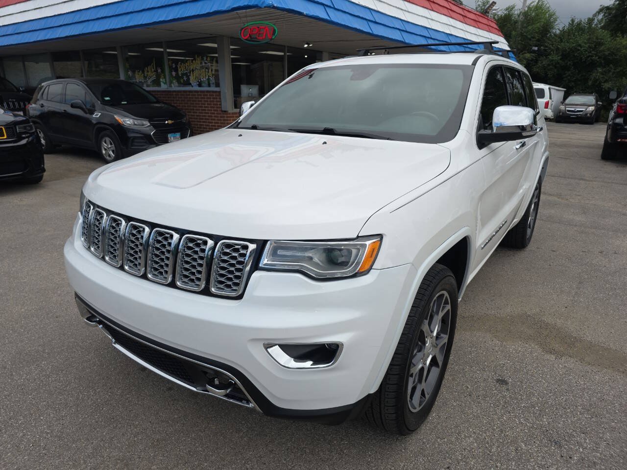 Used 2019 Jeep Grand Cherokee Overland AWD/4WD image 1