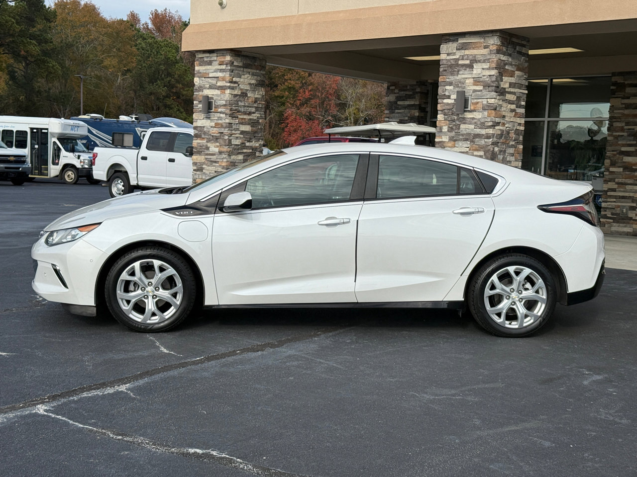 Used 2017 Chevrolet Volt Premier w/ Driver Confidence II Package image 2