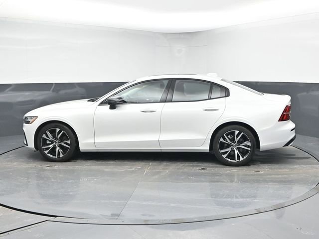 Used 2025 Volvo S60 B5 Core image 5