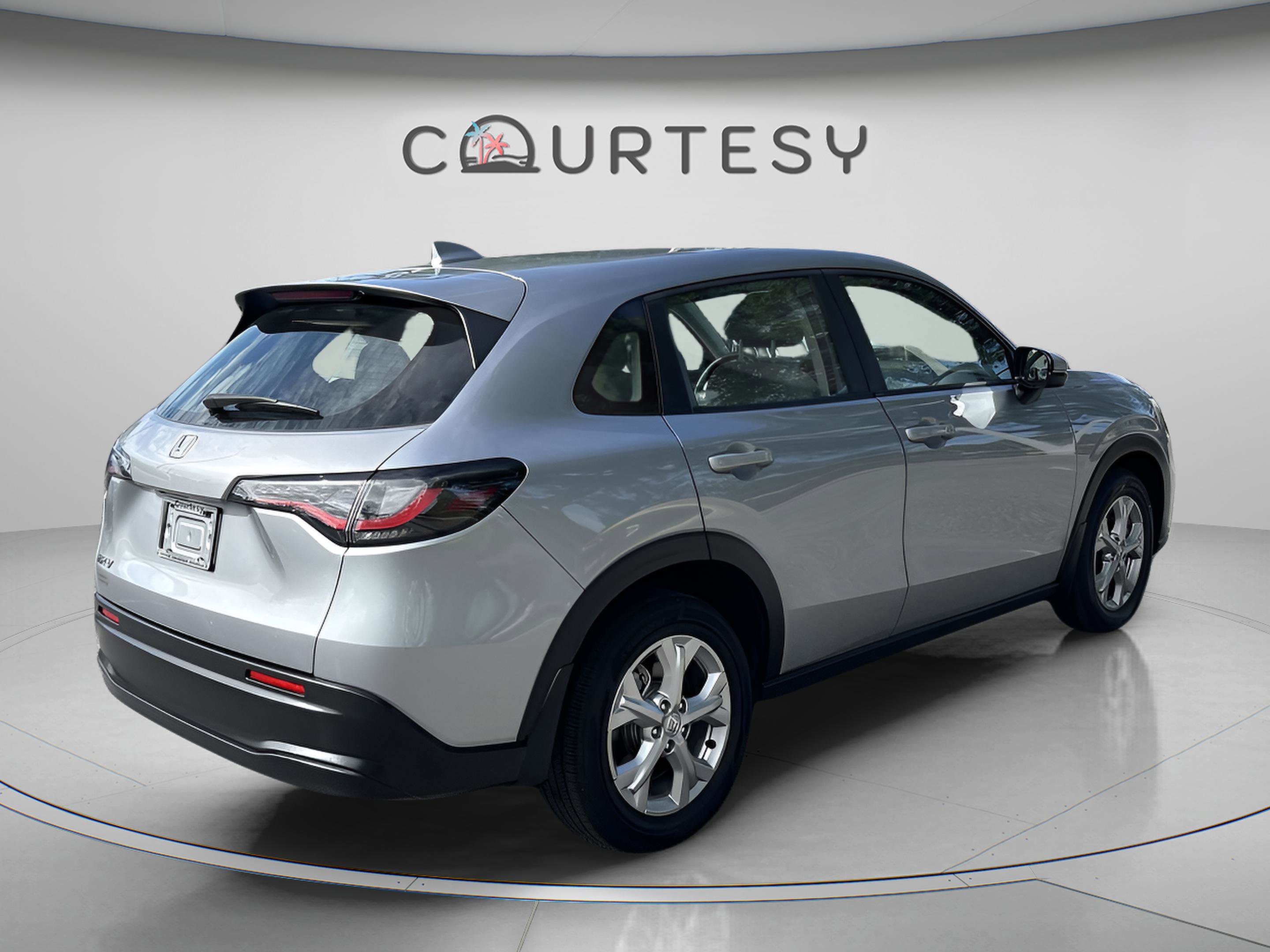 Used 2023 Honda HR-V LX image 7