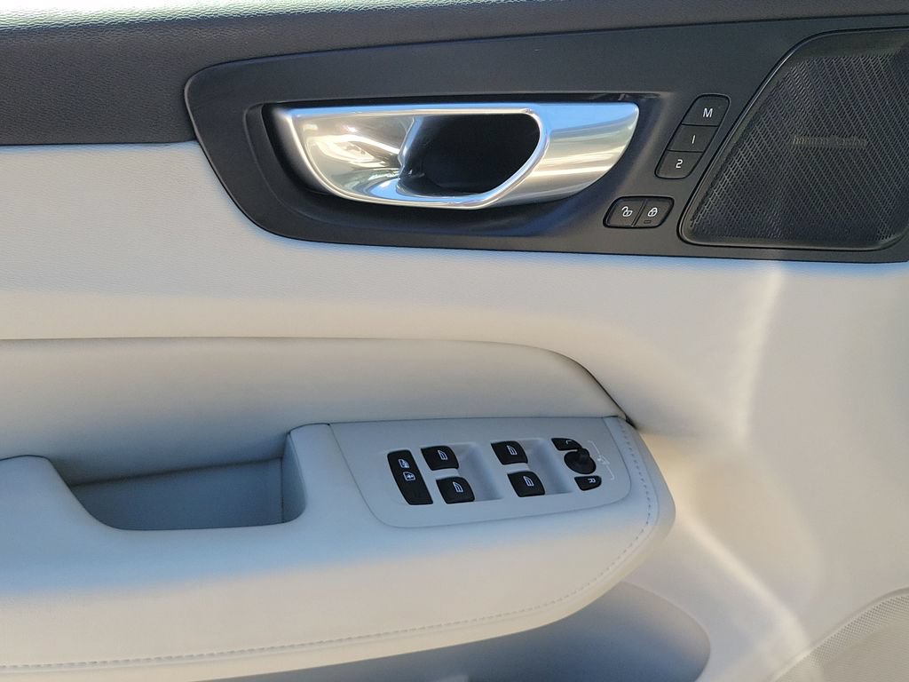 Used 2023 Volvo XC60 B5 Plus w/ Protection Package Premier FWD image 21