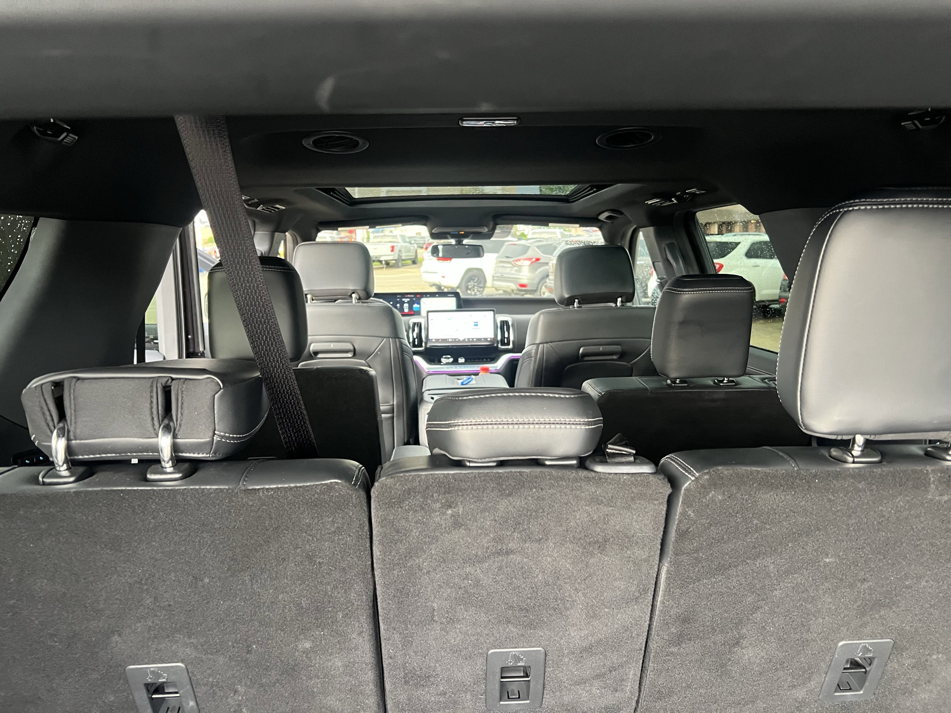 Used 2025 Ford Expedition Max Platinum w/ Stealth Appearance Package AWD/4WD image 25