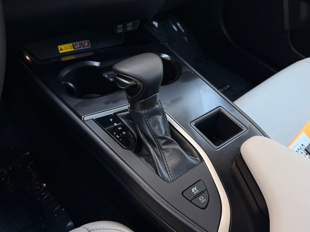 Certified 2024 Lexus UX 250h FWD image 22