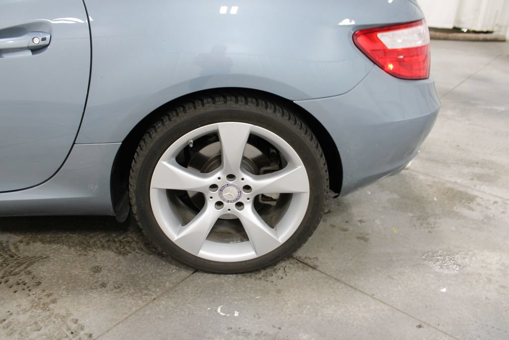 Used 2012 Mercedes-Benz SLK 350 image 30