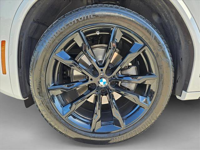 Used 2025 BMW X4 xDrive30i w/ M Sport Package image 23