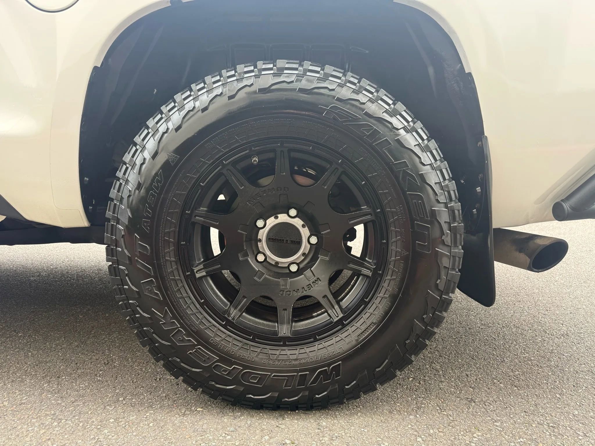 Used 2017 Toyota Tundra SR5 image 9