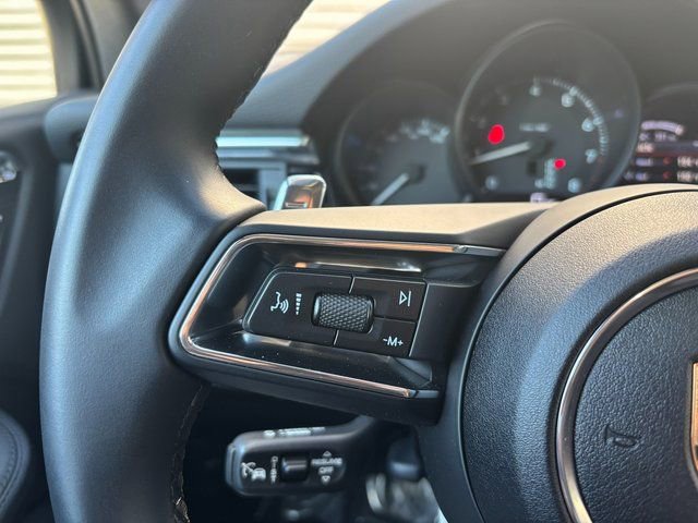 Used 2025 Porsche Macan AWD/4WD image 16