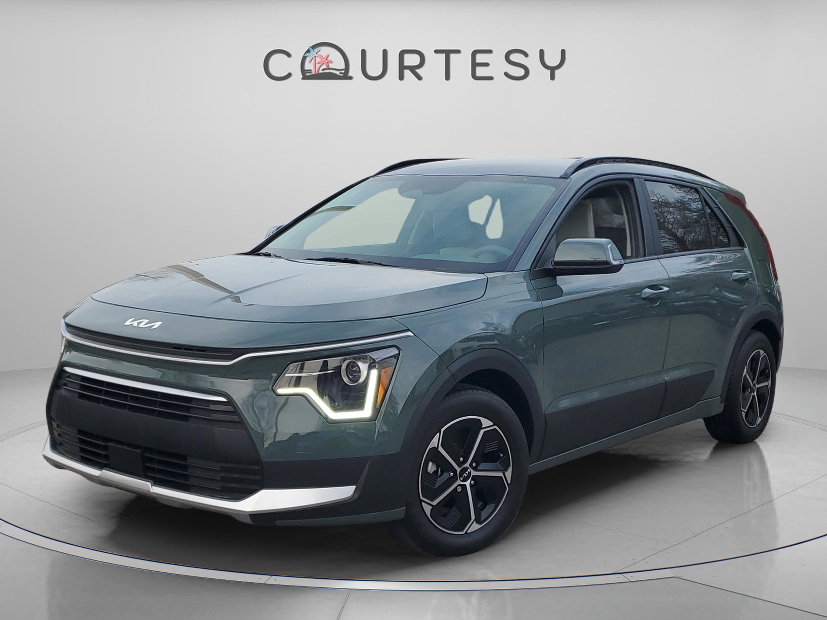 Used 2025 Kia Niro EX image 1