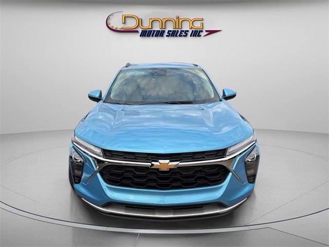 Used 2025 Chevrolet Trax LT w/ LT Convenience Package image 5