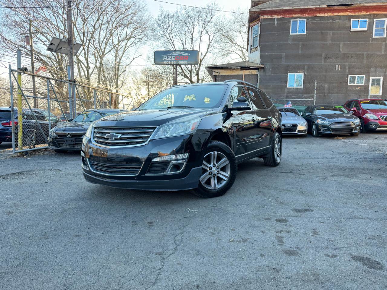 Used 2017 Chevrolet Traverse LT AWD/4WD image 2