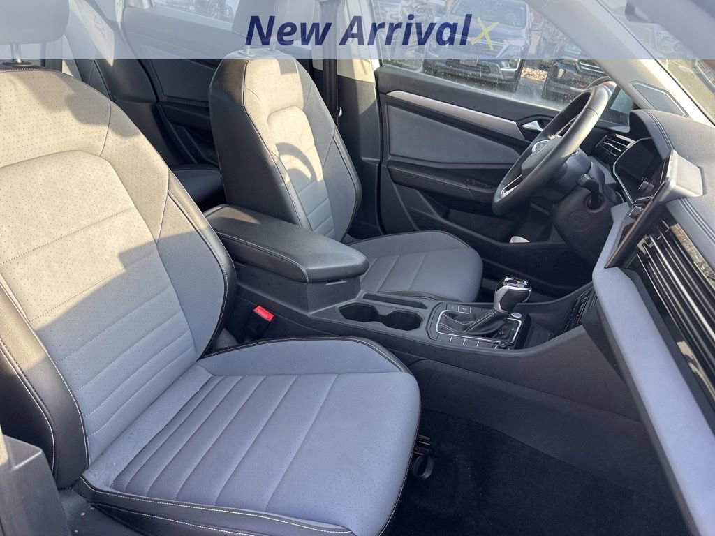 Used 2025 Volkswagen Jetta SE image 7