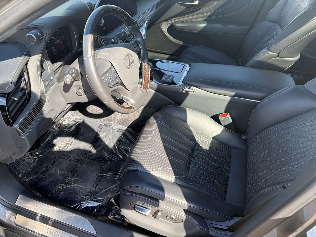 Used 2023 Lexus LS 500 AWD w/ Interior Upgrade Package image 11
