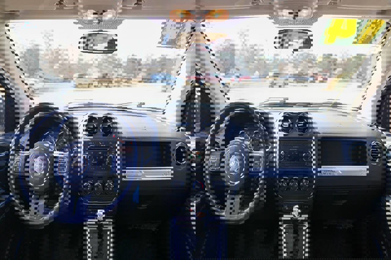 Used 2014 Jeep Compass Latitude w/ Sun/Sound Group image 26