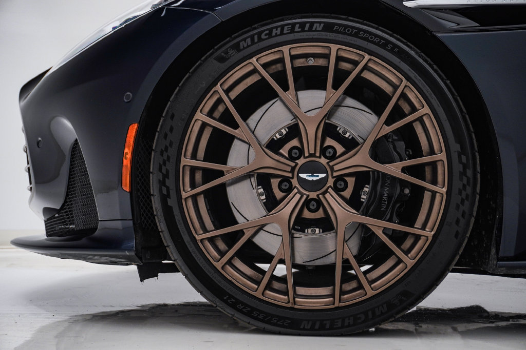 Used 2024 Aston Martin DB12 Convertible RWD image 17