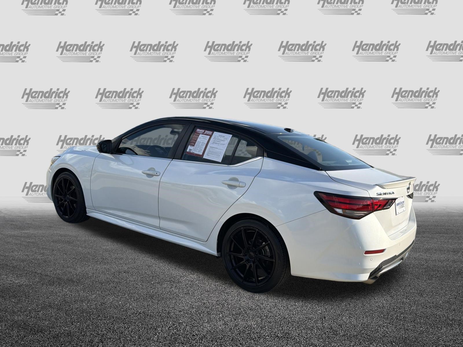 Used 2022 Nissan Sentra SR w/ SR Premium Package FWD image 8