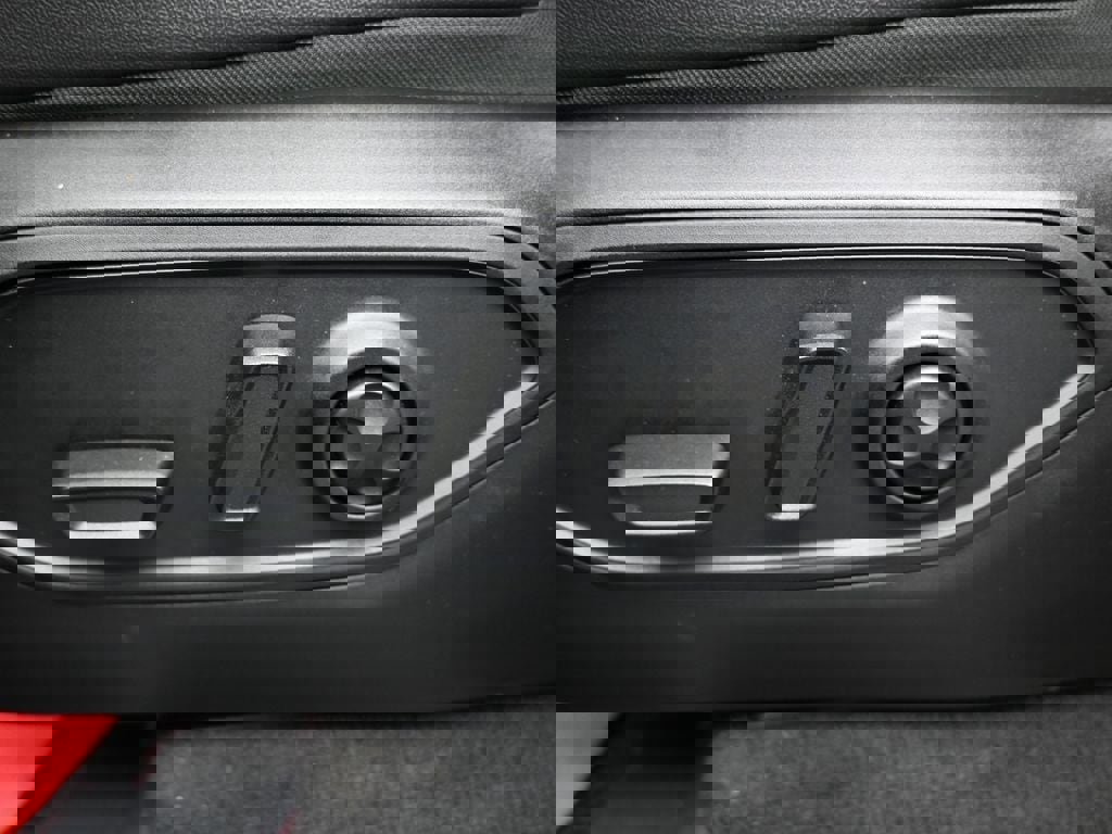 New 2025 Jeep Grand Cherokee Limited w/ Black Appearance Package image 13