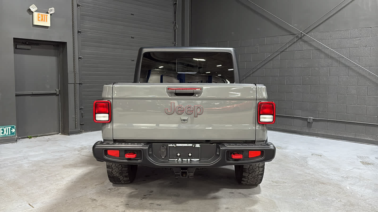 Used 2022 Jeep Gladiator Rubicon w/ Cold Weather Group AWD/4WD image 5