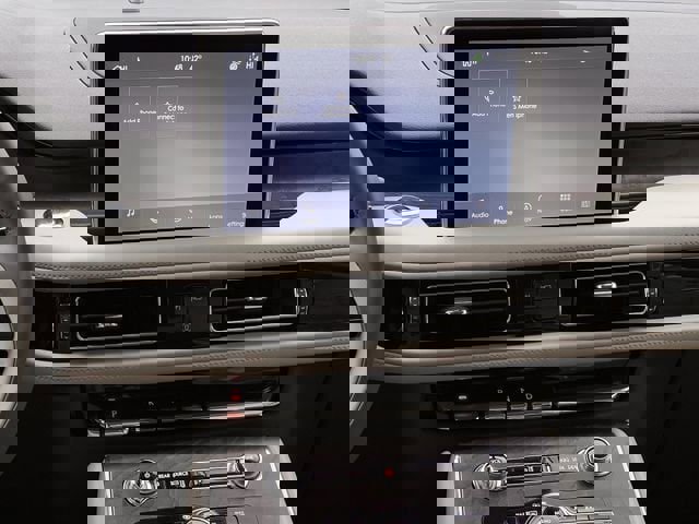 Used 2024 Lincoln Aviator Reserve w/ Equipment Group 201A image 18