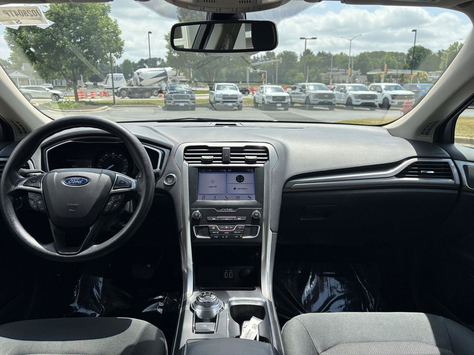 Used 2019 Ford Fusion SE FWD image 8
