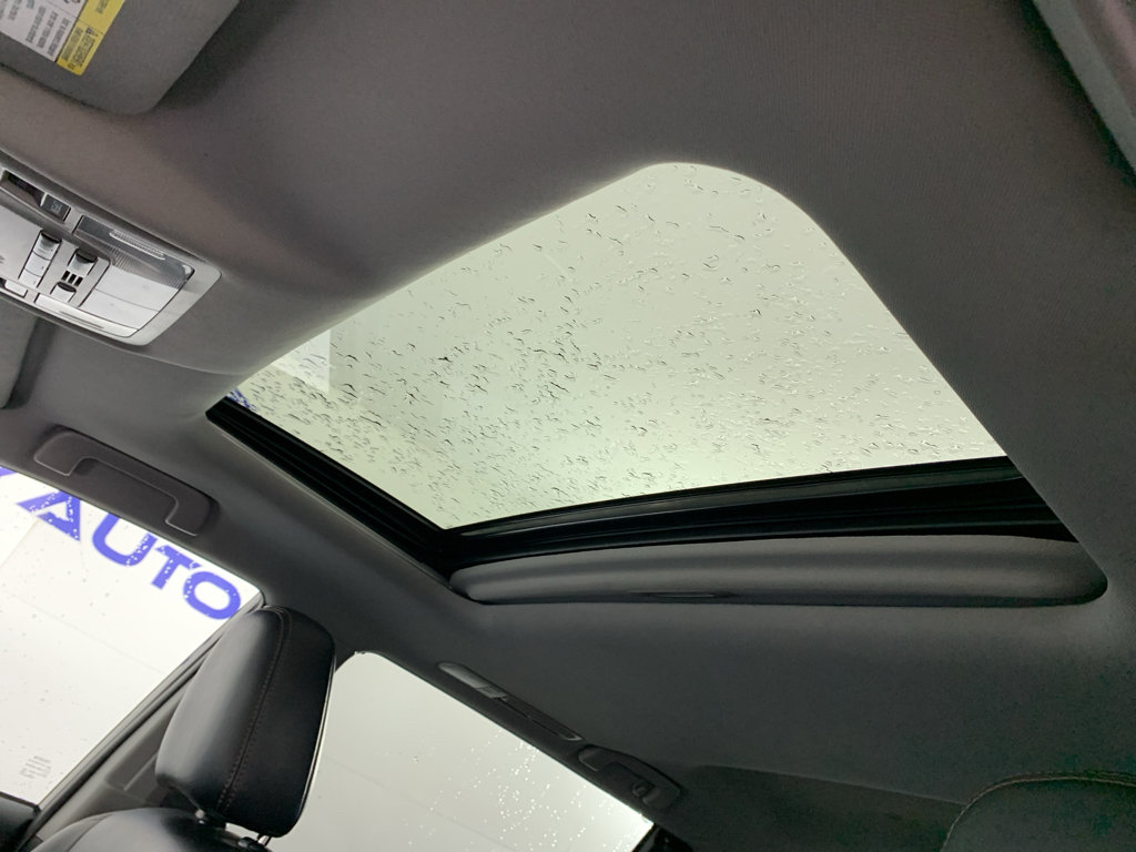 Used 2019 Toyota Highlander XLE image 30