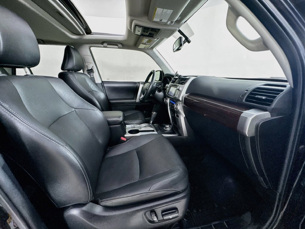 Used 2018 Toyota 4Runner Limited AWD/4WD image 34