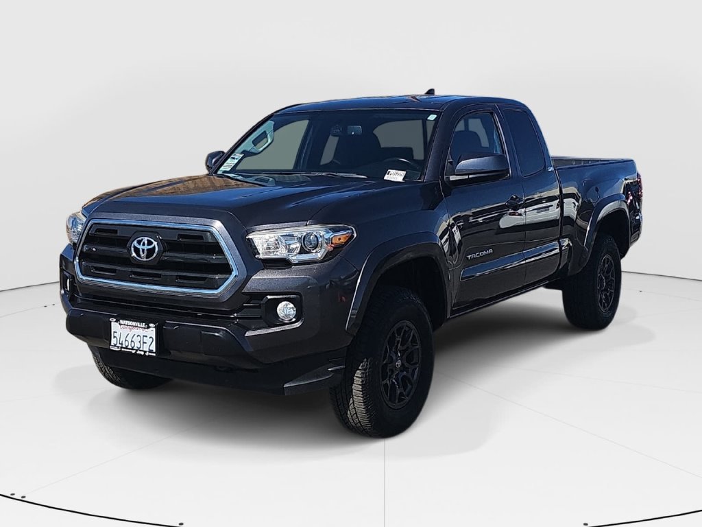 Used 2017 Toyota Tacoma SR5 w/ Tow Package RWD image 7