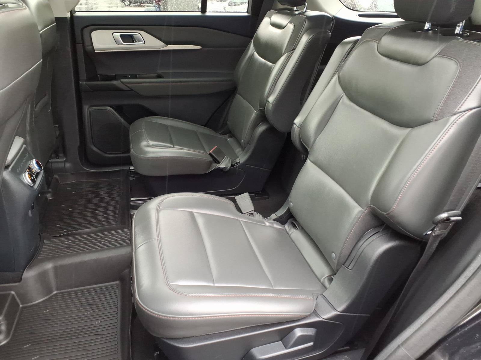 Certified 2025 Ford Explorer Active w/ Active Comfort Package AWD/4WD image 24