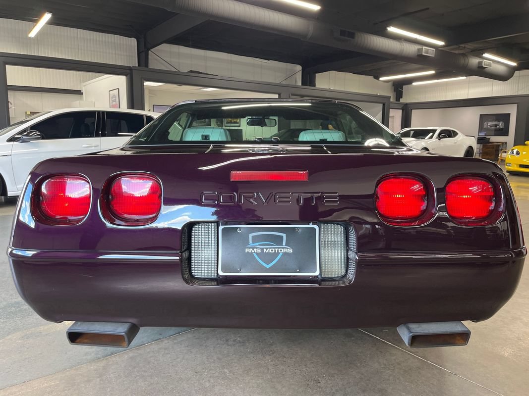 Used 1993 Chevrolet Corvette Coupe RWD image 14