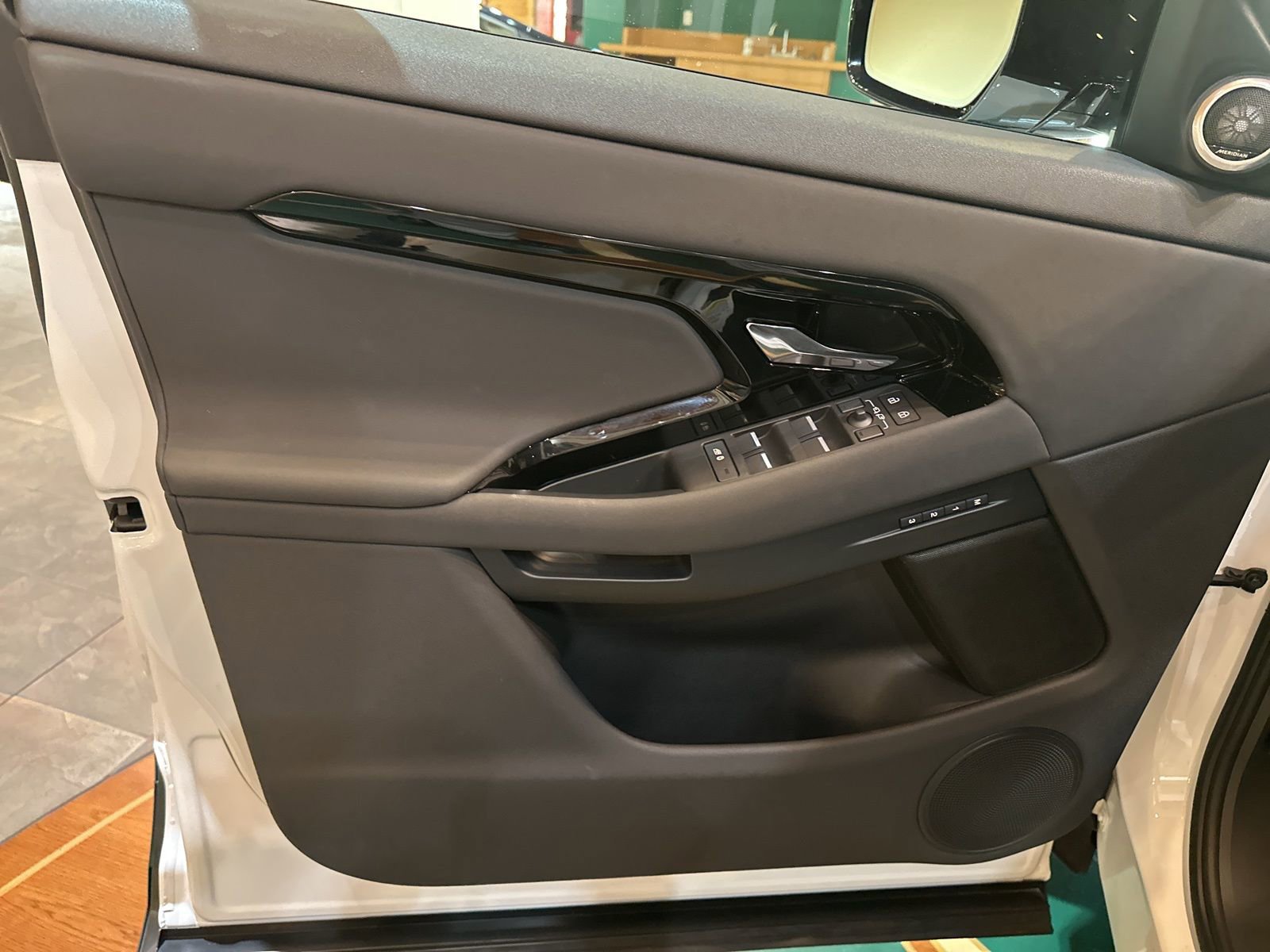 Certified 2026 Land Rover Range Rover Evoque S image 12