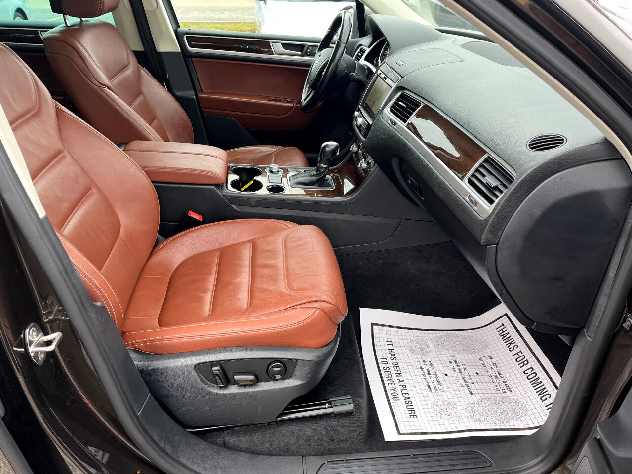 Used 2015 Volkswagen Touareg TDI image 19