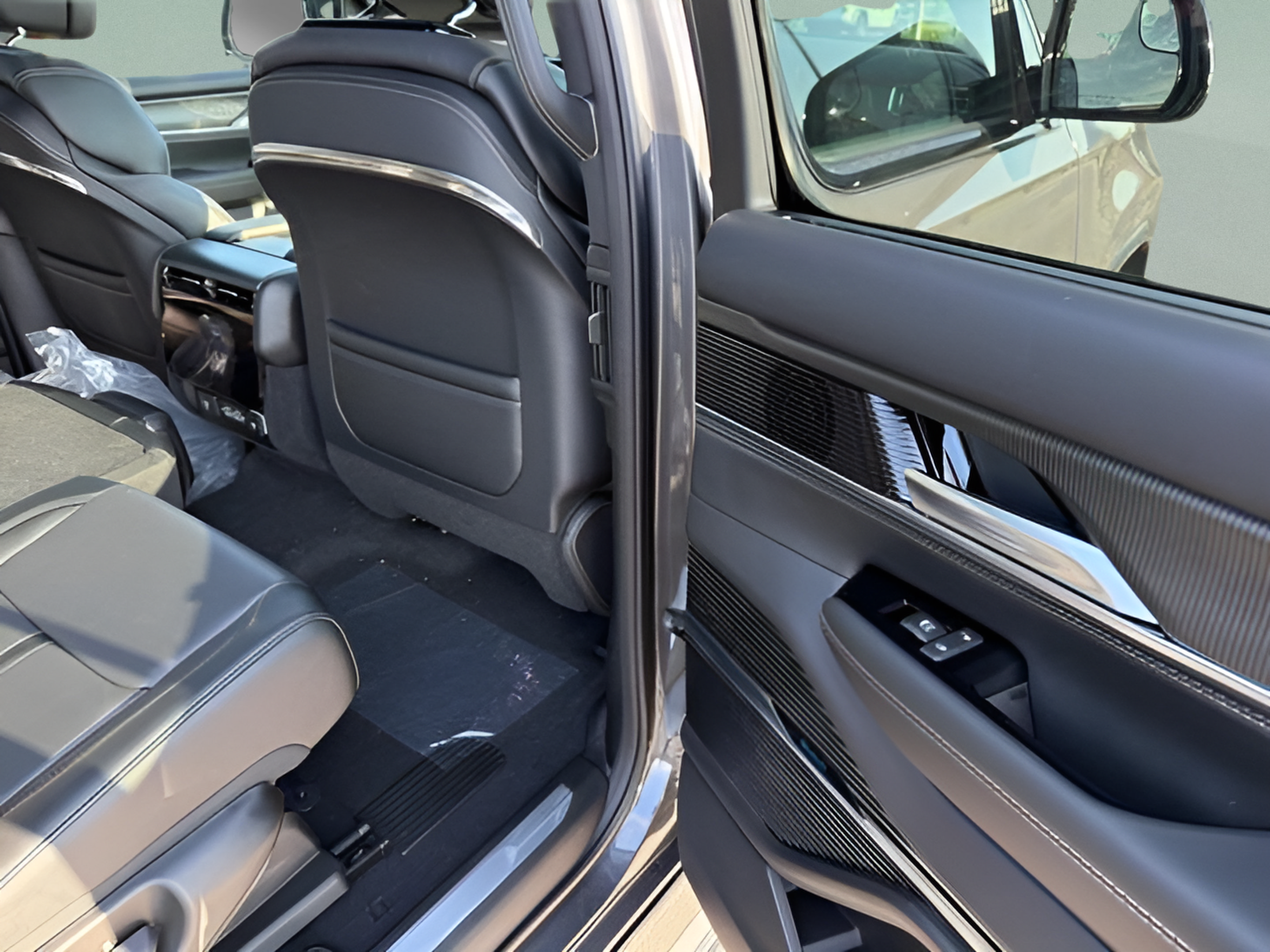 New 2026 Jeep Grand Wagoneer L Summit w/ 8-Passenger Seating Package AWD/4WD image 11