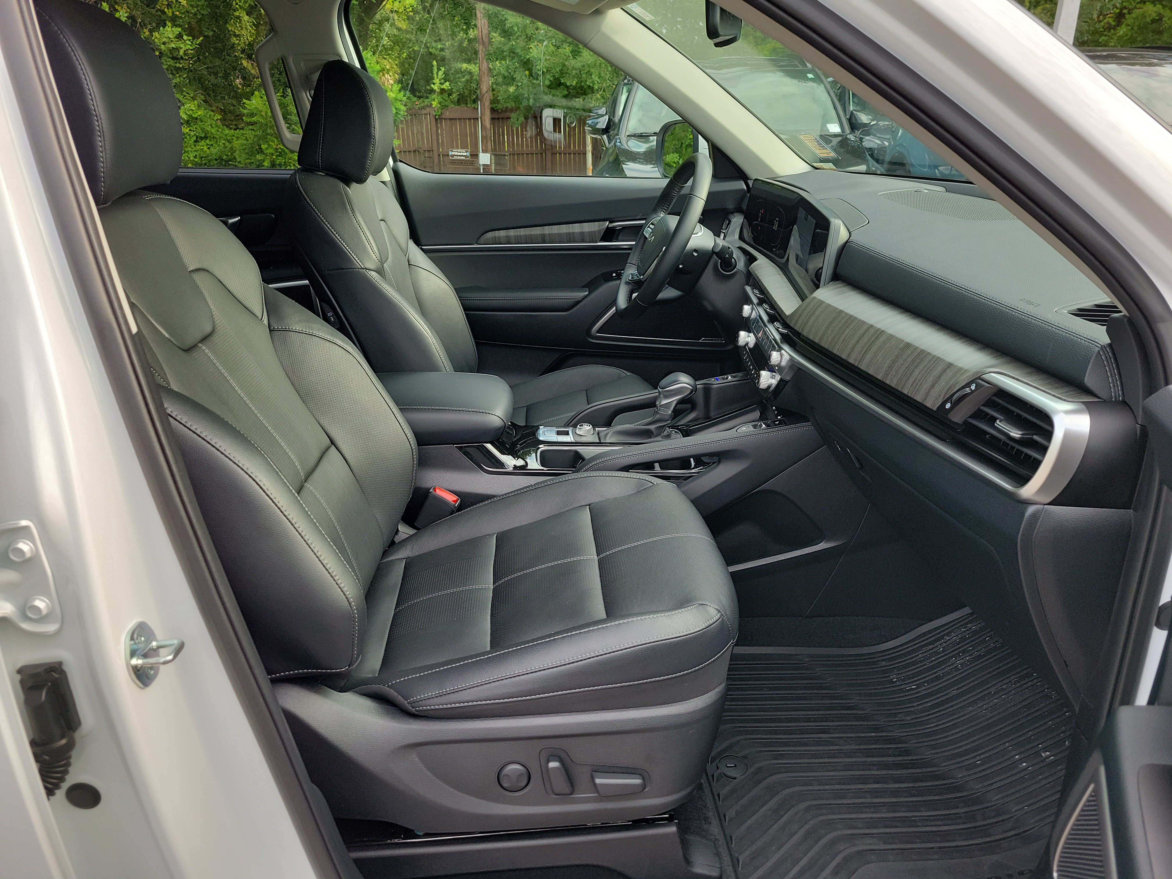 Certified 2025 Kia Telluride EX FWD image 5