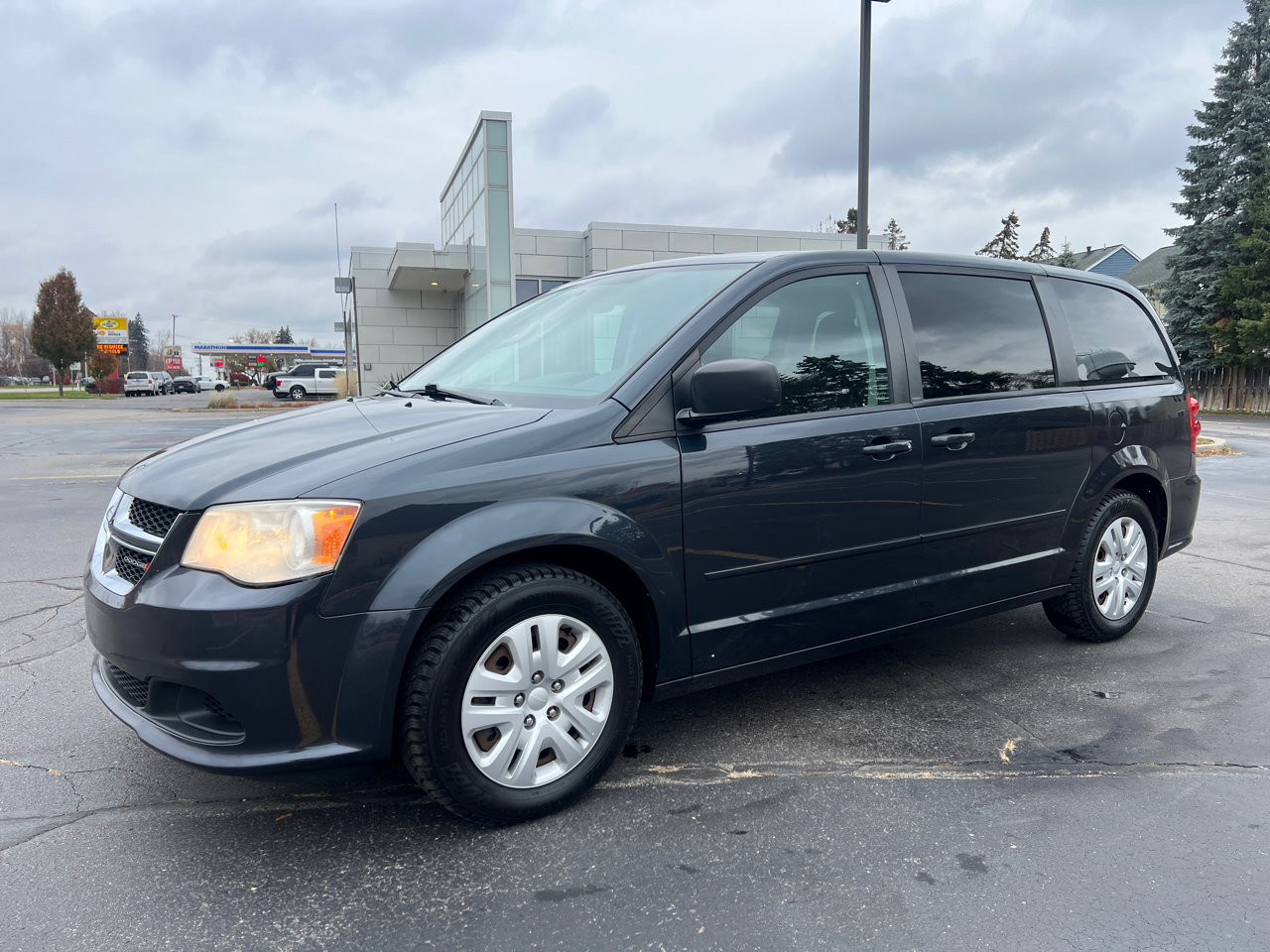 Used 2014 Dodge Grand Caravan SE w/ Quick Order Package 29E SE image 2