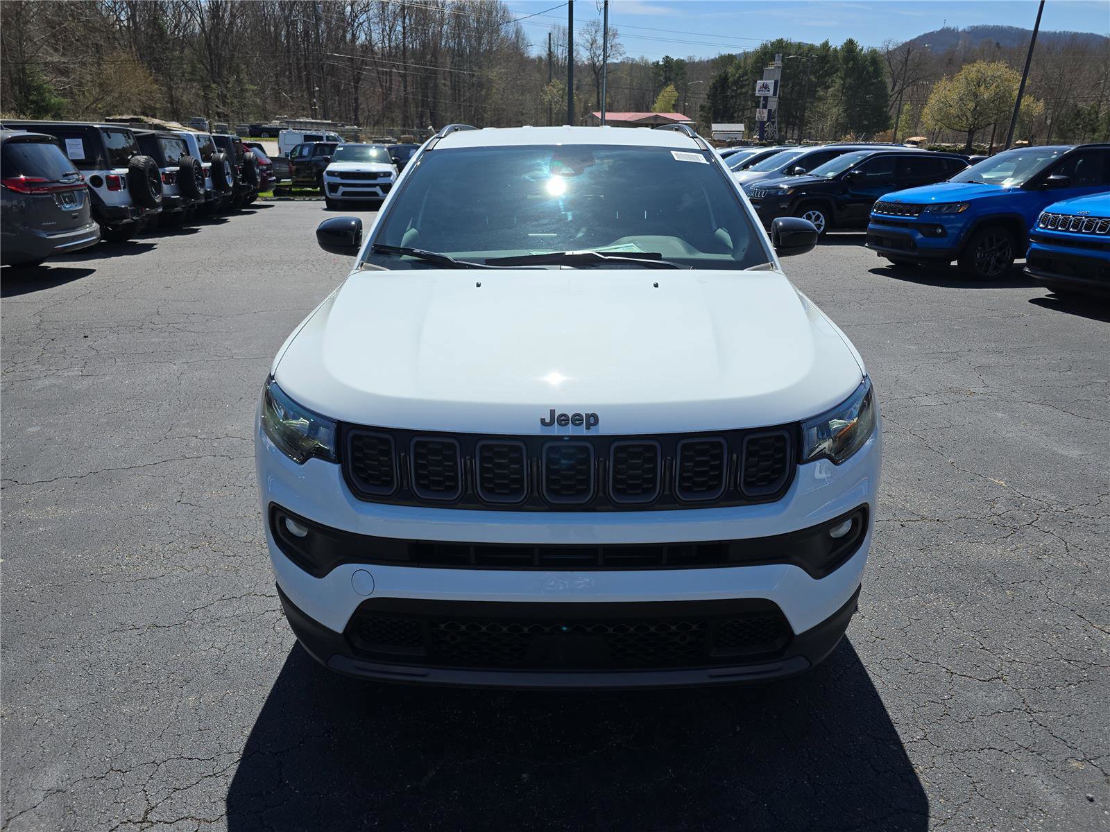 New 2026 Jeep Compass Latitude image 9