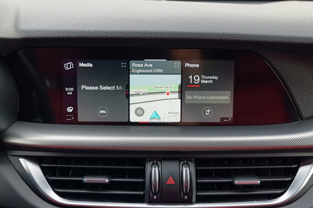 Used 2024 Alfa Romeo Stelvio Ti w/ Performance Driving Package image 50