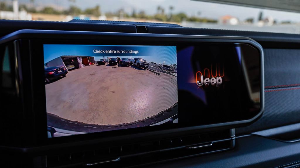 New 2026 Jeep Wrangler Unlimited Rubicon w/ Whitecap Package image 28