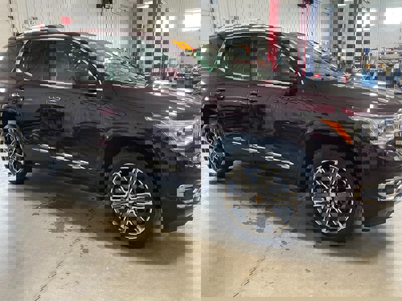 Used 2017 GMC Acadia Denali w/ Technology Package image 5