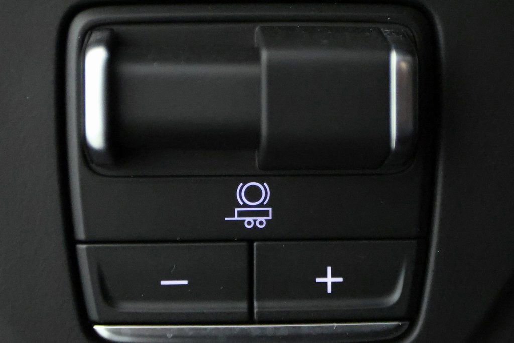 Used 2026 Cadillac Escalade ESV Sport w/ Touring Package image 28