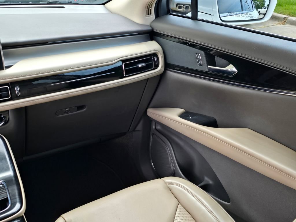 Used 2021 Lincoln Nautilus FWD w/ Equipment Group 101A image 22