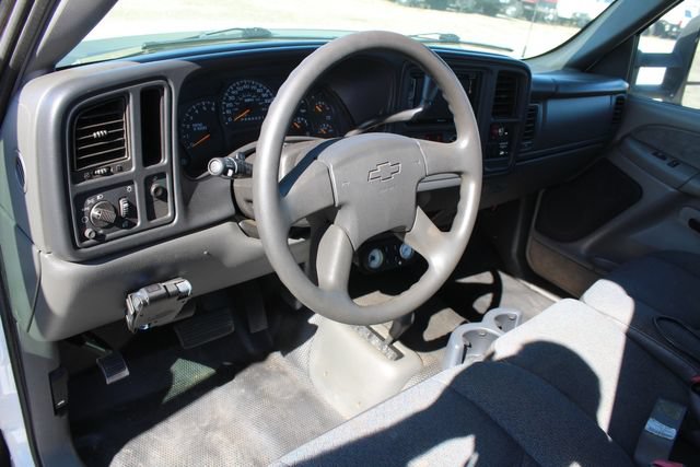 Used 2007 Chevrolet Silverado 3500 4x4 Regular Cab w/ Skid Plate Package image 23