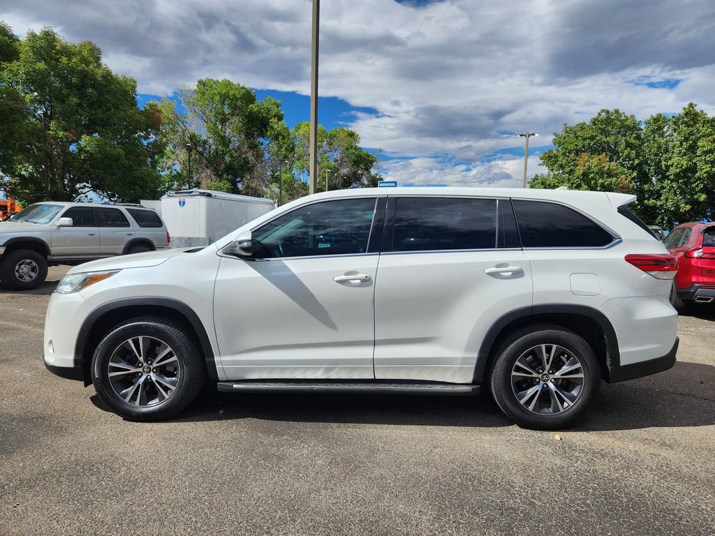 Used 2017 Toyota Highlander Plus FWD image 8