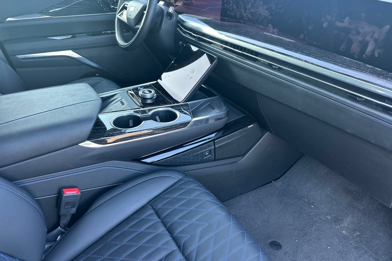 Certified 2026 Cadillac Escalade IQ Sport 1 w/ LPO, Floor Liner Package AWD/4WD image 20