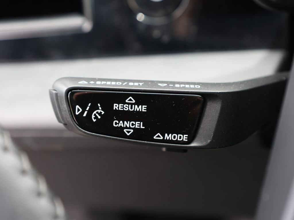 Used 2020 Porsche Taycan 4S w/ Premium Package image 43