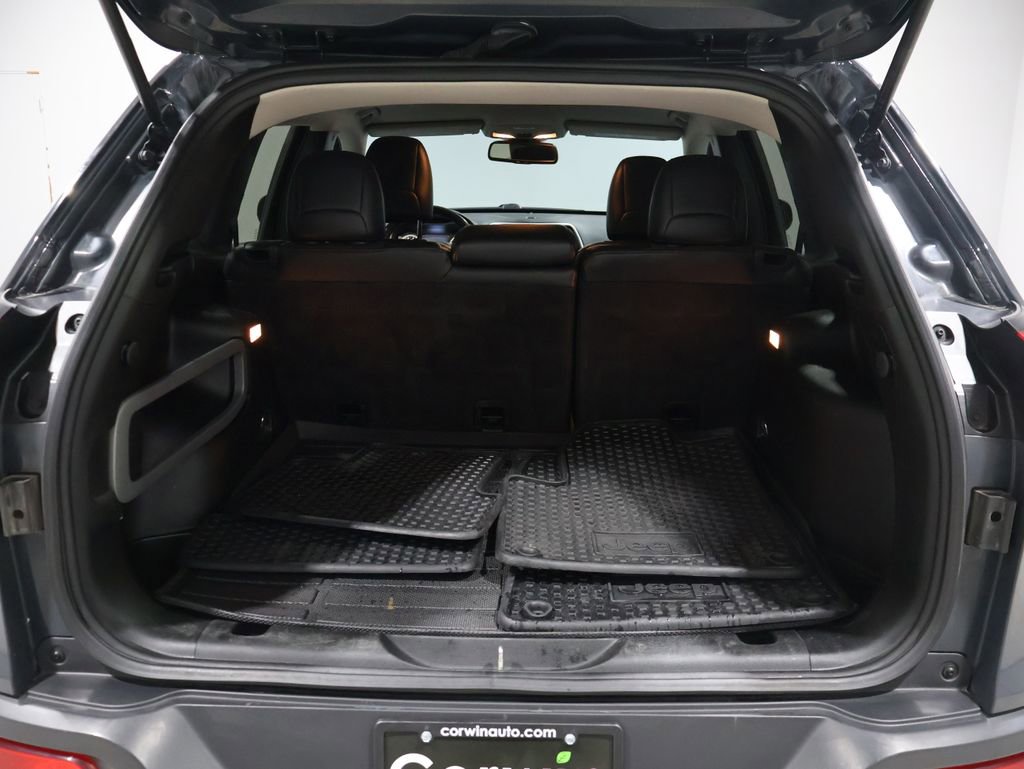 Used 2017 Jeep Cherokee Trailhawk w/ Cold Weather Group image 20