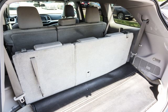 Used 2014 Toyota Highlander LE AWD/4WD image 40