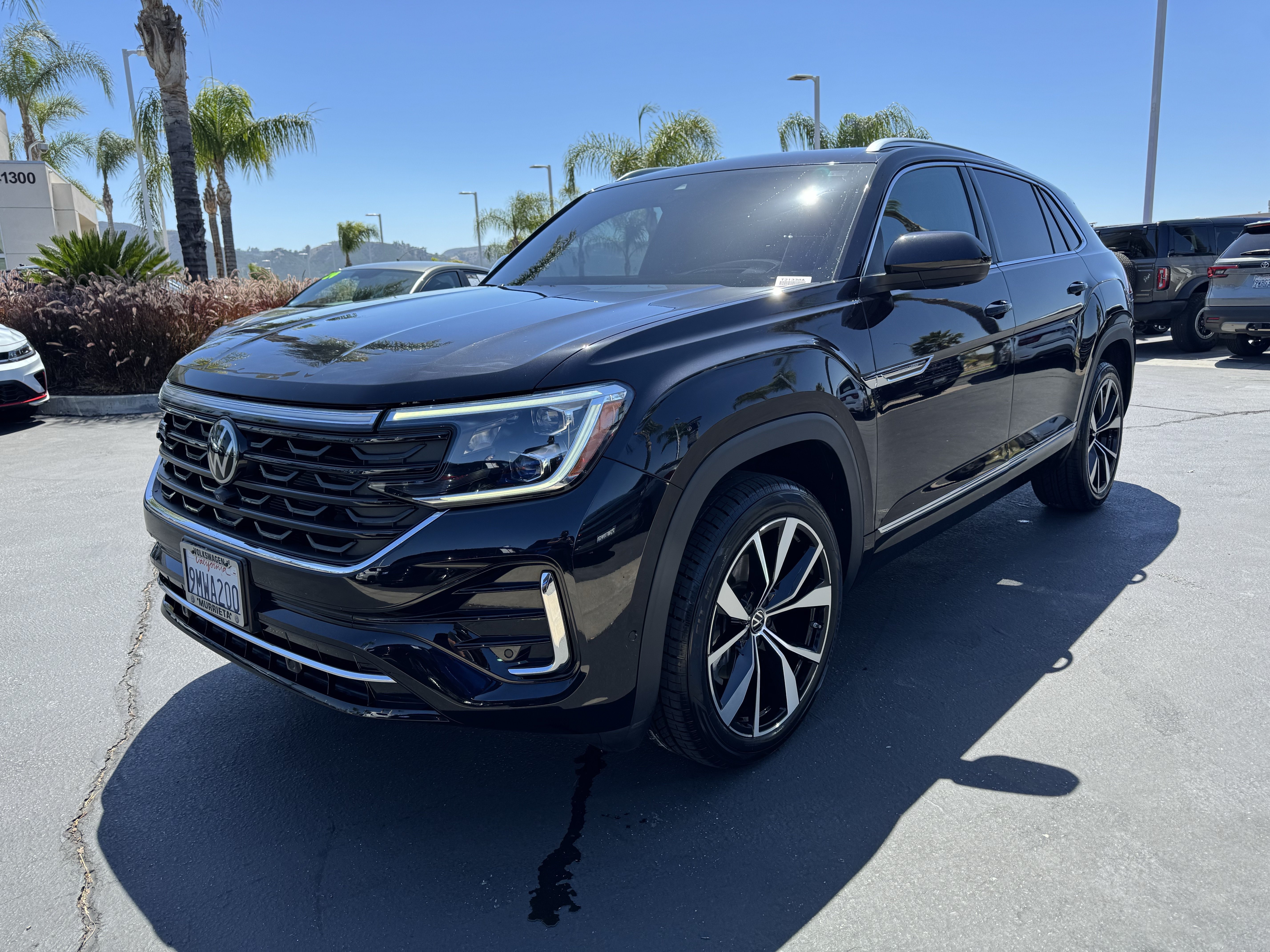 Used 2024 Volkswagen Atlas Cross Sport SEL Premium R-Line AWD/4WD image 2