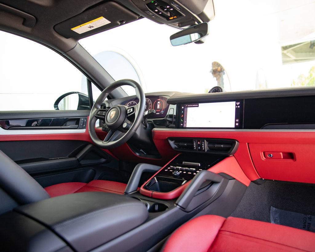 Certified 2026 Porsche Cayenne AWD/4WD image 16